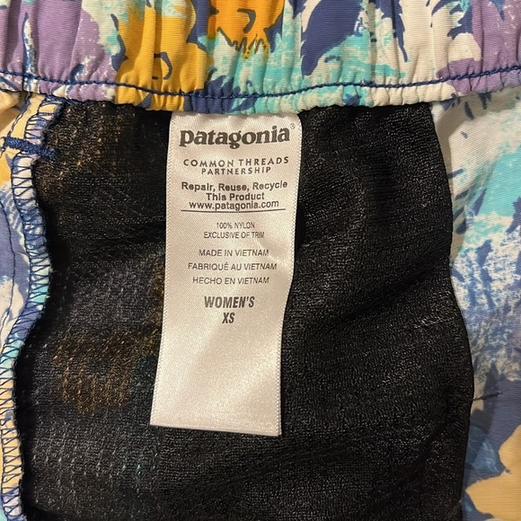 Patagonia Floral Tropical Print Women’s XS Shorts in Excellent Condition! - Picture 8 of 10